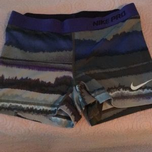 Nike pro spanks size m